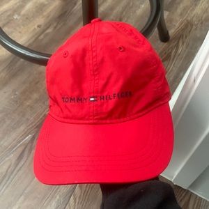 Tommy Hilfiger hat